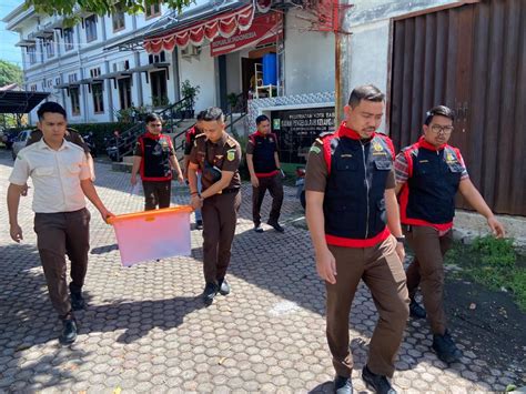 Kejari Sabang Geledah Kantor Bpkd Sita Dokumen Pt Psm