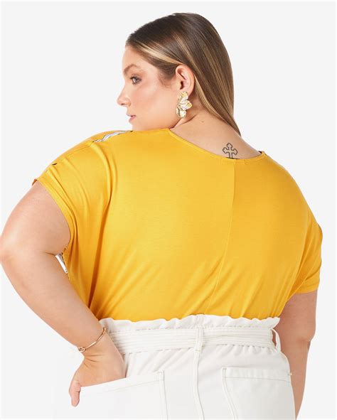 Riachuelo Blusa Plus Size Feminina Ampla Manga Curta Folhagem Amarelo