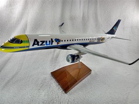 Aviao Embraer Azul Linhas Aereas Inst Ayrton Senna Maquete