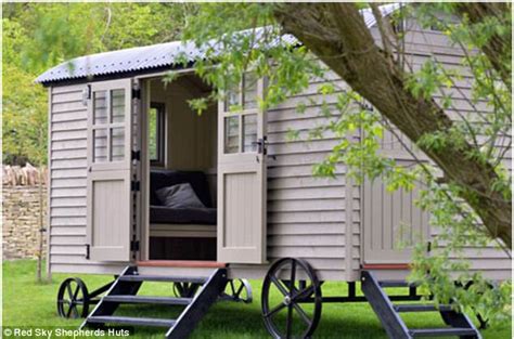 David Cameron Spends £25k On Designer Garden Shed Daily Mail Online