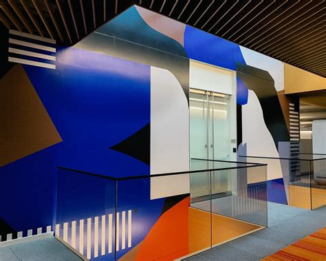 Serena Williams Building At Nike Hq — Hola Lou