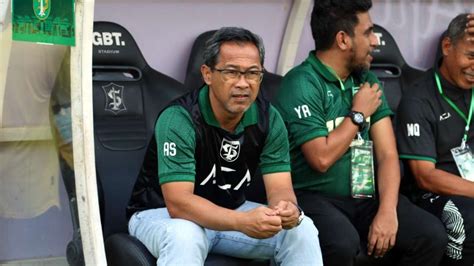 Tren Negatif Persebaya Akhiri Kontrak Aji Santoso