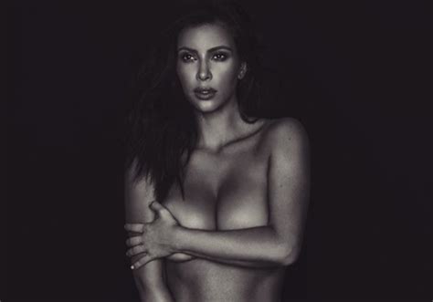 Les Seins Nus Kim Kardashian Nue Quand La Star S Expose Dans Le