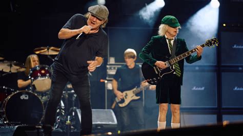 Acdc Así Fue El Primer Concierto De La Banda Del Power Up Tour