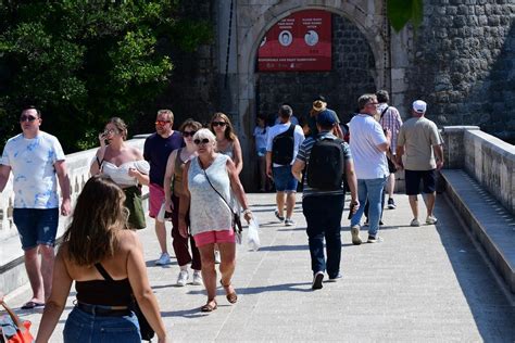 U ĐIRU GRADOM Ljeto ne posustaje A ni turisti DuList