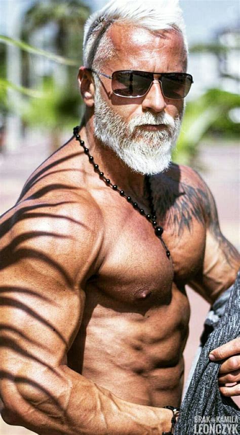 Polish Viking Fitness Model Pavel Ladziak Uomini Tatuati Uomini