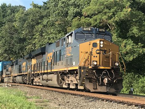 CSX G.E Gevo locomotive north Bound up the Hudson River line New York ...