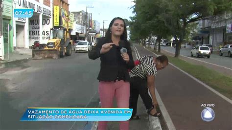 Vazamento de água causa transtornos na avenida Coelho e Campos SE NO