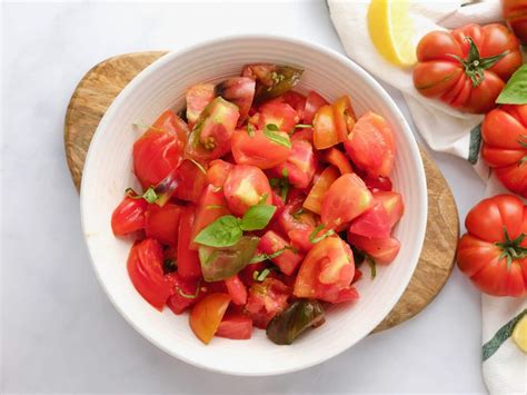 Tori Avey S Heirloom Tomato Salad Easy And Delicious With Fresh Basil