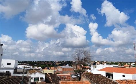 Homem Cai De Telhado Quando Tentava Invadir Casa Em Delmiro Gouveia