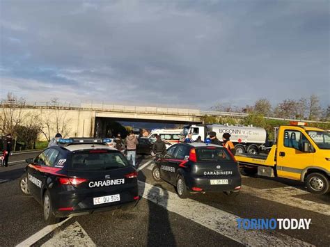 Castellamonte Incrocio Provinciale Pedemontana Auto Contro Autocisterna