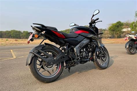 Red Bajaj Pulsar Ns Twin Disc Abs Bike