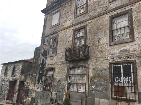 Porto, Portugal. Jewish Quarter [1136 x640] [OC] : r/AbandonedPorn