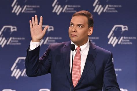 Deputado gay brasileiro nos EUA permanece no Congresso após golpes Pheeno