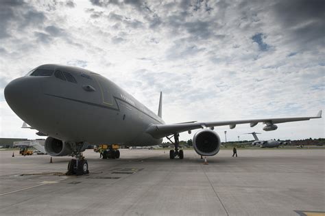 RAF Voyager aircraft arrive on schedule - News stories - GOV.UK