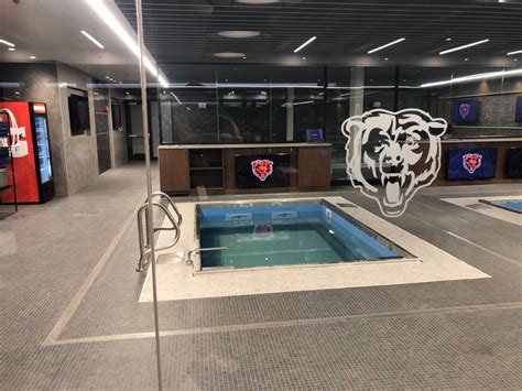 Photos Chicago Bears Unveil Expanded And Remodeled Halas Hall Wgn Radio 720 Chicago S Very Own