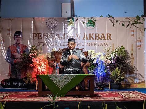 Pengajian Akbar Ustadz Wijayanto Di Cebongan Website Kalurahan