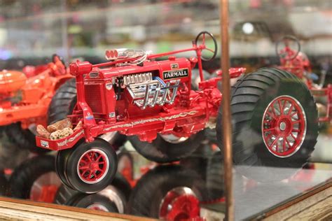 Custom Built 1/16 Scale Pulling Tractors - Antique Tractor Blog