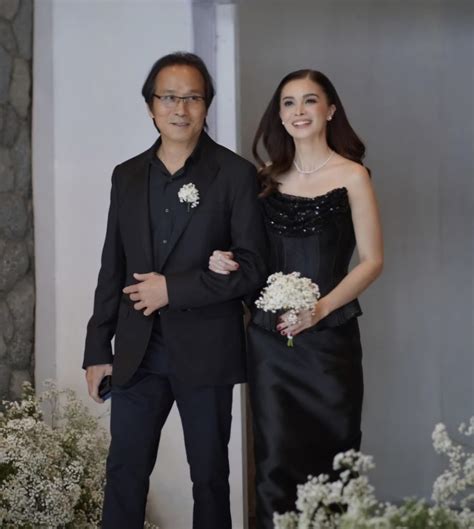 Sunshine Cruz posts photo with Atong Ang | PEP.ph