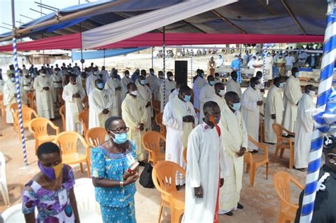 Dioc Se D An Ho Aux Pieds De Notre Dame Du Lac Togo