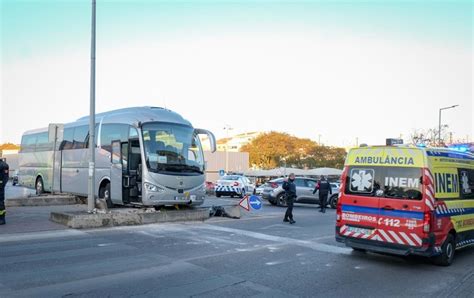 Despiste de autocarro em Setúbal faz um ferido ligeiro Portugal