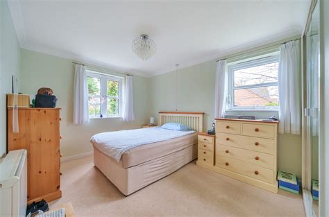 2 Bedroom Ground Floor Flat For Sale In Abingdon