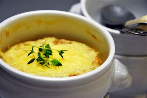 Zuppa Di Cipolle Alla Francese Come Si Prepara E Cosa Bere Rosadivini