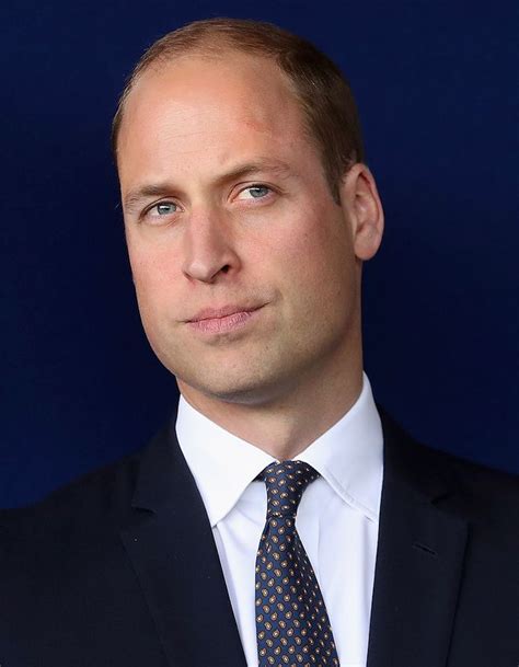 Le Prince William Tr S Concentr Dans Les Tribunes Du Match De L