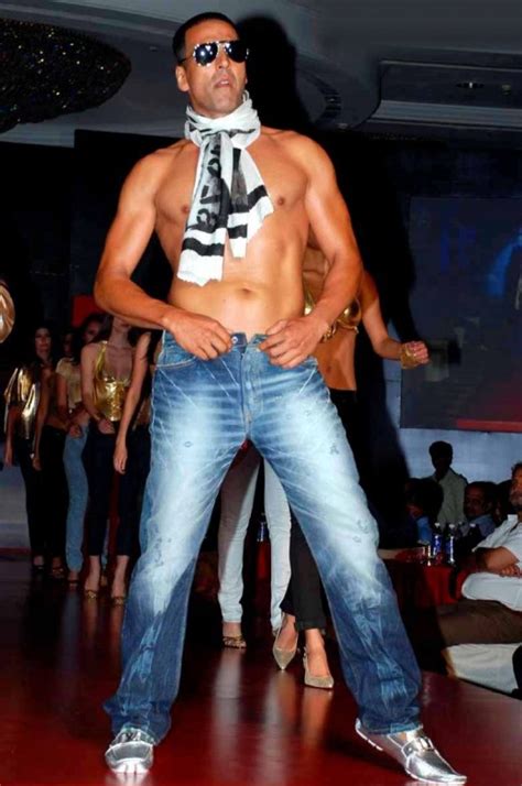 25+ Best and Stylish Akshay Kumar Pictures - YusraBlog.com