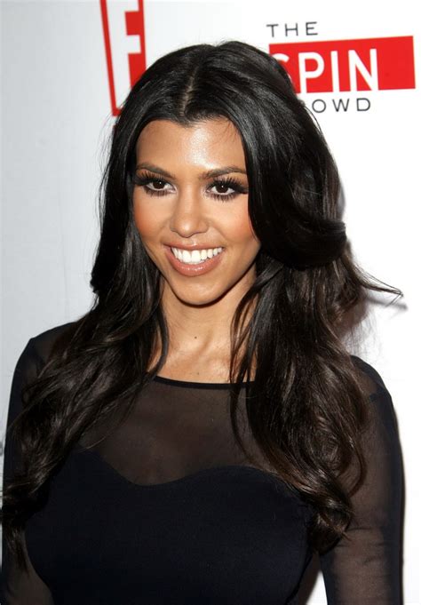 Kourtney Kardashian Braless Showing Side Boob In Black Dress At Comcast Entertai Porn Pictures