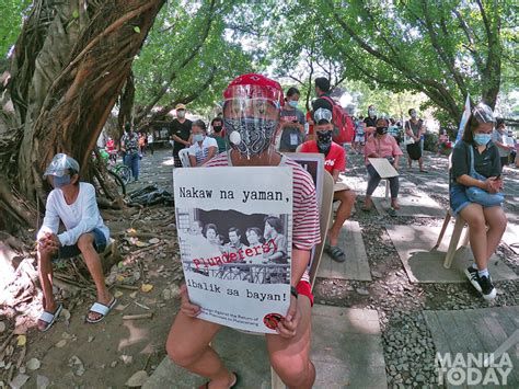 In Photos Martial Law Survivors Activists Cry Marcos No Hero On