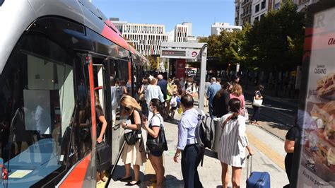 Los conductores del tranvía retoman este lunes la huelga y se citan en