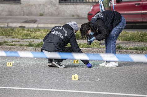 La Madre Del Enne Ucciso A Colpi Di Pistola A Milano Ho Sentito Gli