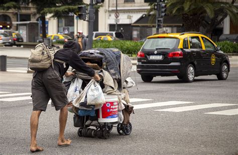 La Pobreza Representa El 49 De La Población Argentina