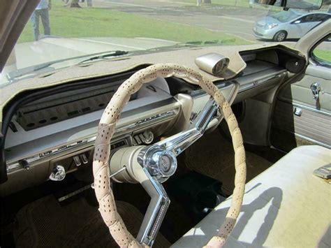 1961 BUICK ELECTRA 4 DOOR SEDAN Interior 130960