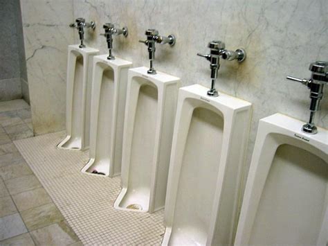 On urinals and the conventions of the men’s room | Arnold Zwicky's Blog