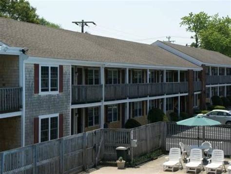 Holiday Hill Inn & Suites Motel (Dennis Port (MA)) - Deals, Photos ...