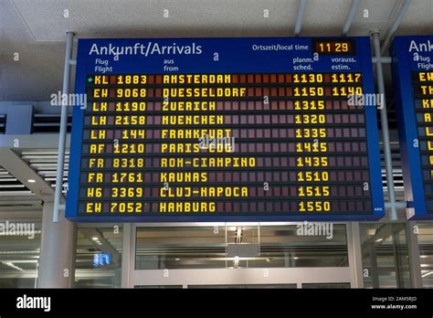 Airport Arrivals Board Hi Res Stock Photography And Images Alamy