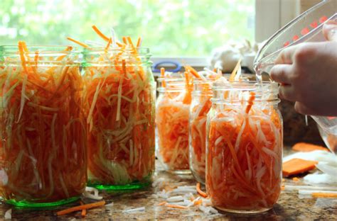 Vietnamese Pickled Carrots And Daikon Radish