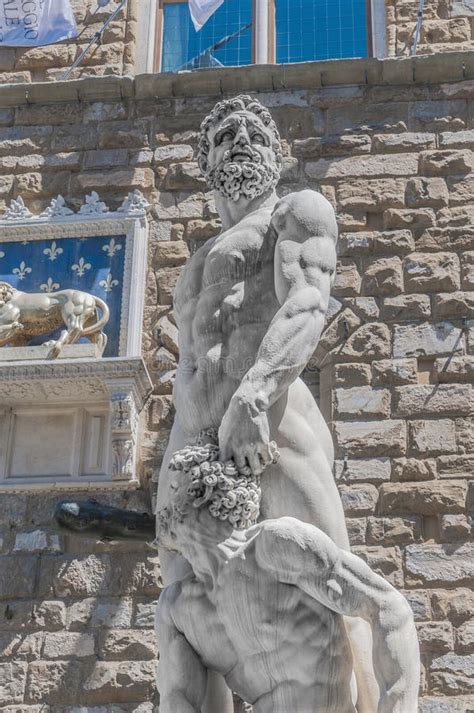 Estatua De Hercules En La Plaza Signoria En Florencia Italia Imagen De