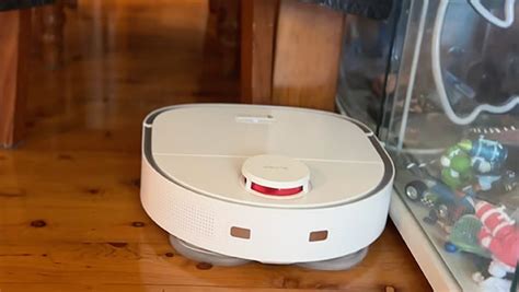 Dreame W Robot Vacuum Cleaner And Mop Review Alex Reviews Tech