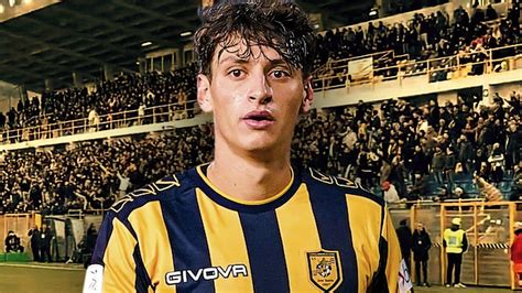 Floriani Mussolini Segna Il Primo Gol In Serie B Con La Juve Stabia L