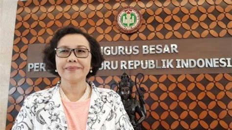 Profil Biodata Unifah Rosyidi Ketua Umum Pengurus Besar Pgri Periode