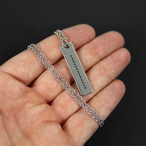 Collier personnalisé de barre de message secret de code Morse pour les