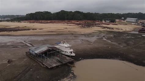 D Rre Am Amazonas Niedrigster Wasserstand Seit Ber Einem Jahrhundert