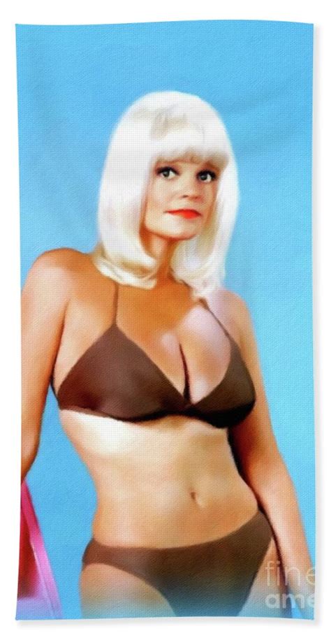 Sexy Hot Carol Wayne Bikini Pics