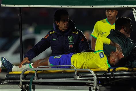 Neymar Si Rompe Il Crociato Gravissimo Infortunio Per Il Calciatore