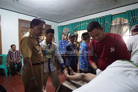 Bupati Agus Istiqlal Hadiri Sunatan Massal Kabupaten Pesisir Barat