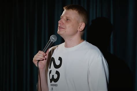 Популярный комик рассказал про cамый неловкий случай в карьере: ТВ и ...