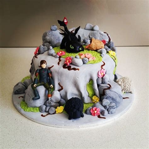 How To Train Your Dragon Cake Bunch